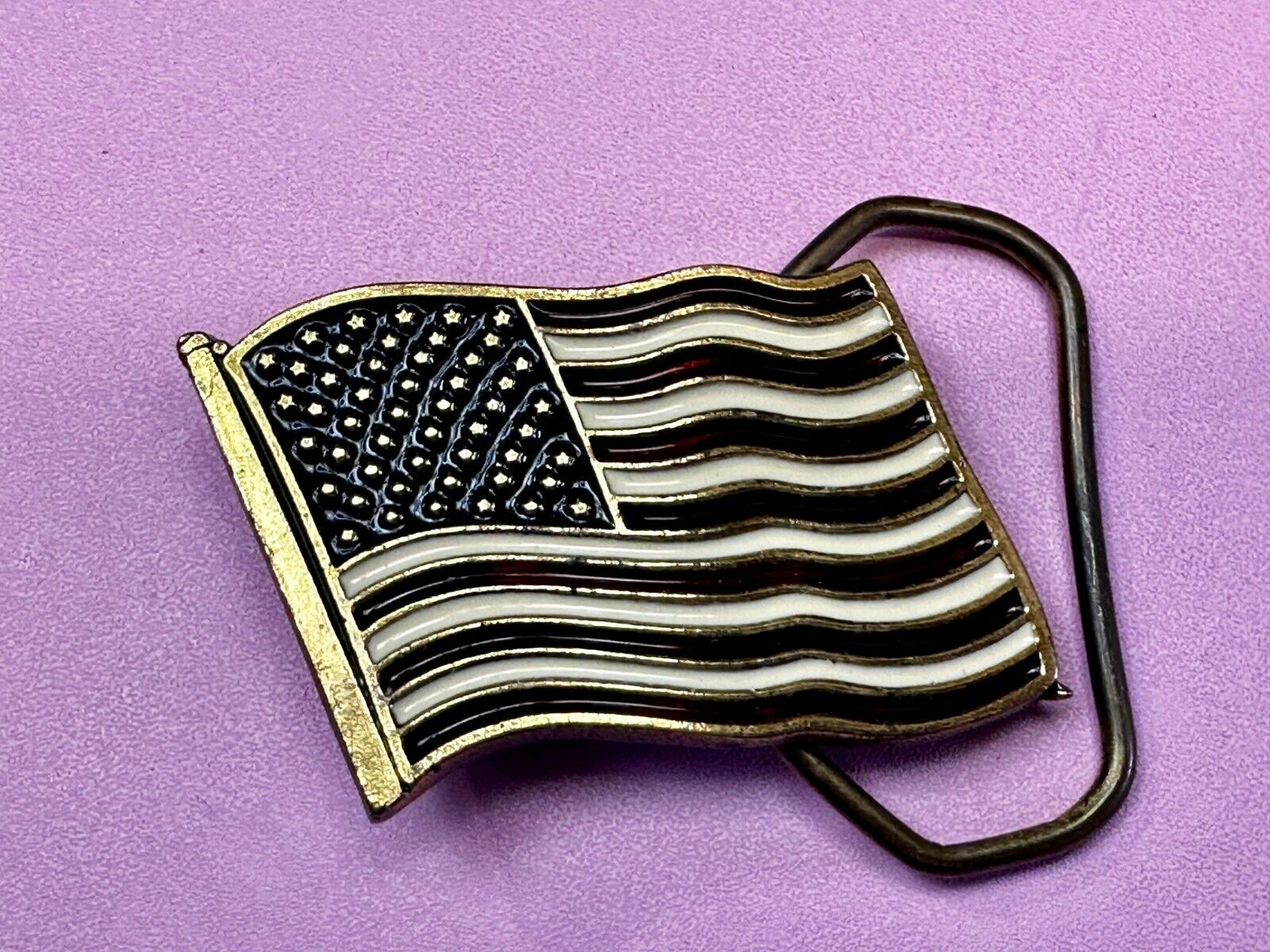 American Flag USA Patriotic Stars Stripe VTG 1981 Small Belt Buckle