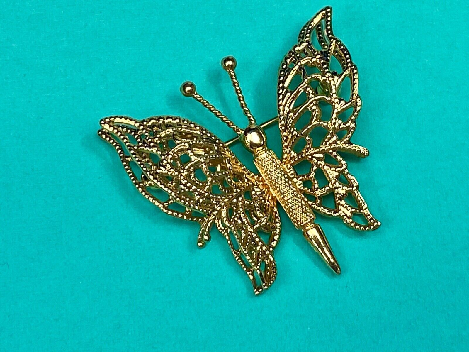 Vintage 1970'S Signed Monet Double-Wing Butterfly Gold Tone Brooch Pin