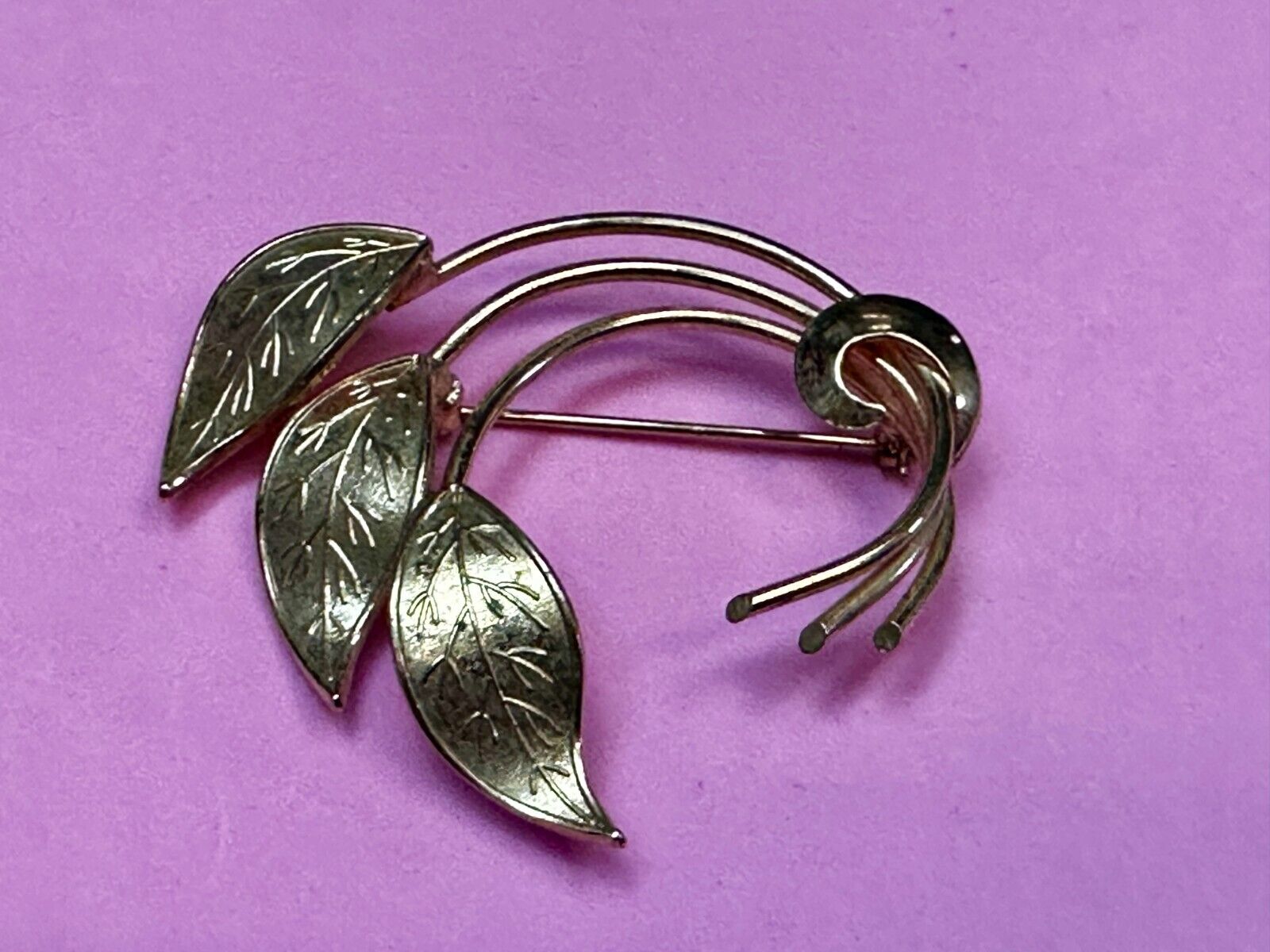 Three Curved Leaf with Tied Stem 2" Gold Tone Brooch Pin Signed by Coro