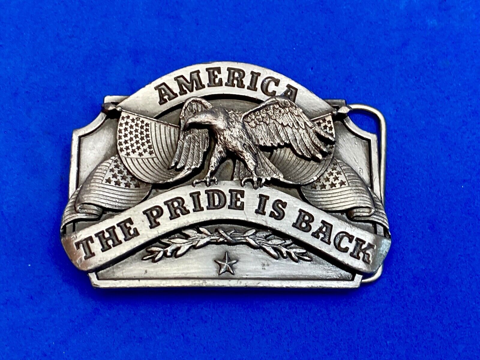 Vintage 1986 ***America*** The Pride Is Back Pewter Buckle By Siskiyou D-40
