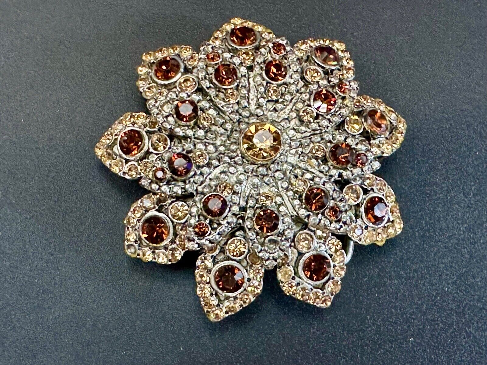 Beautiful rhinestone accented star shaped ornate belt buckle - missing stone