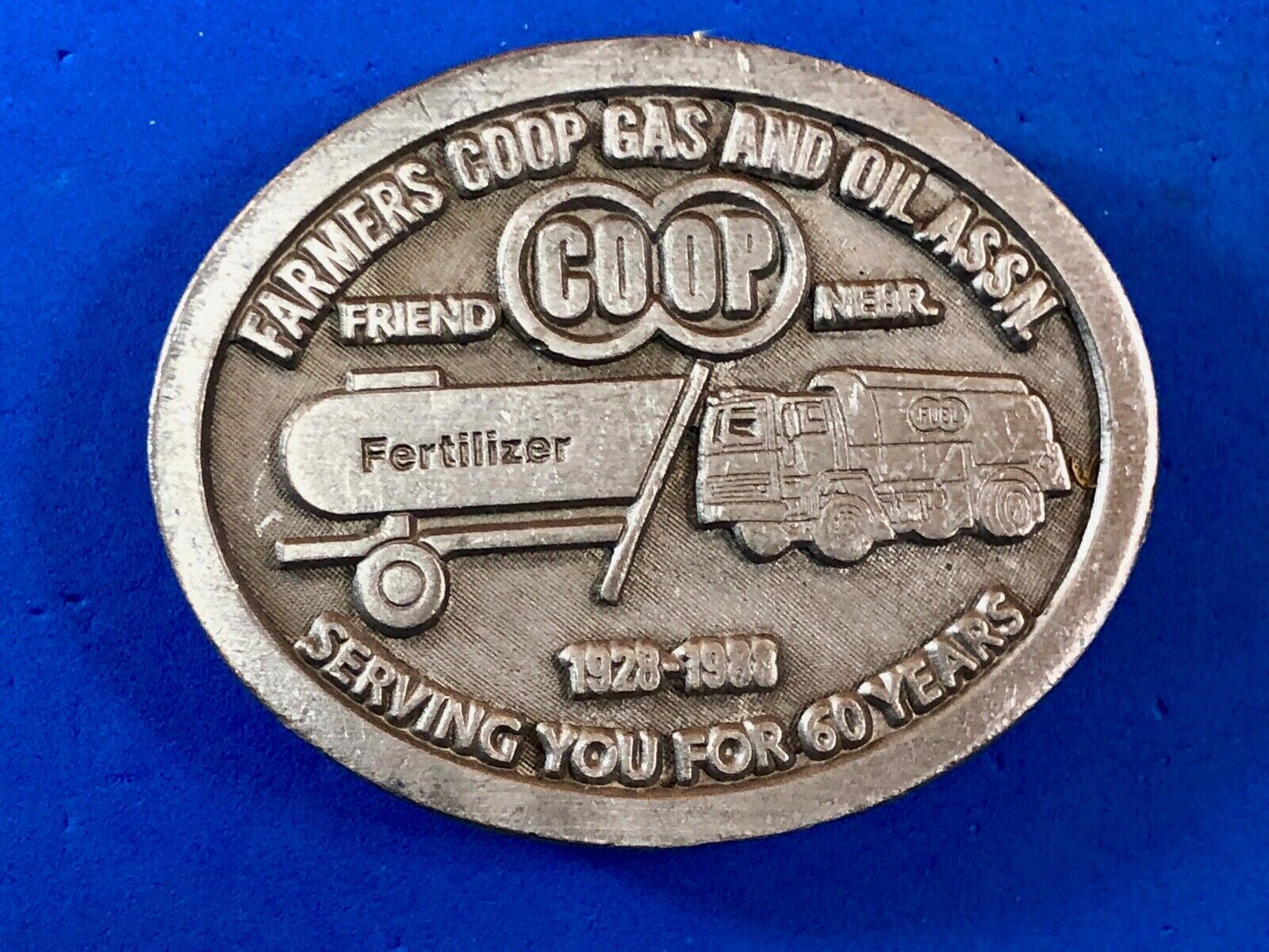  VINTAGE 1980's  **FARMERS COOP GAS & OIL ASSN. 60 YEARS** OILFIELD BUCKLE