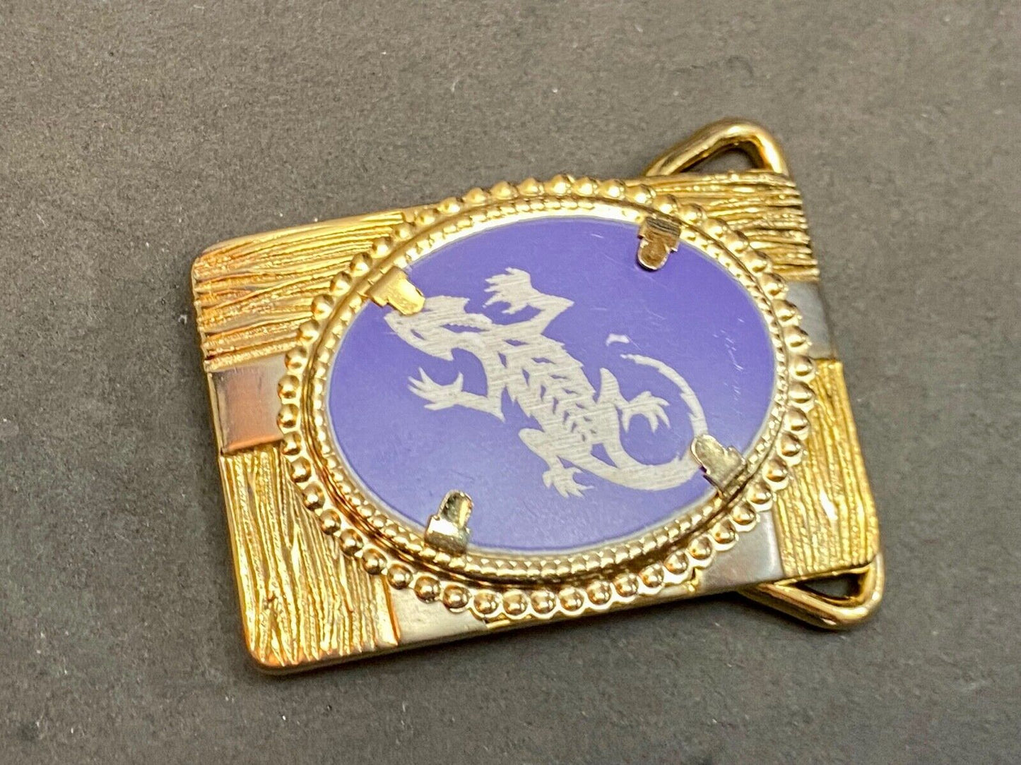 Unique Lizard, Reptile Crocodile As Centerpiece On Gold Tone Belt Buckle 