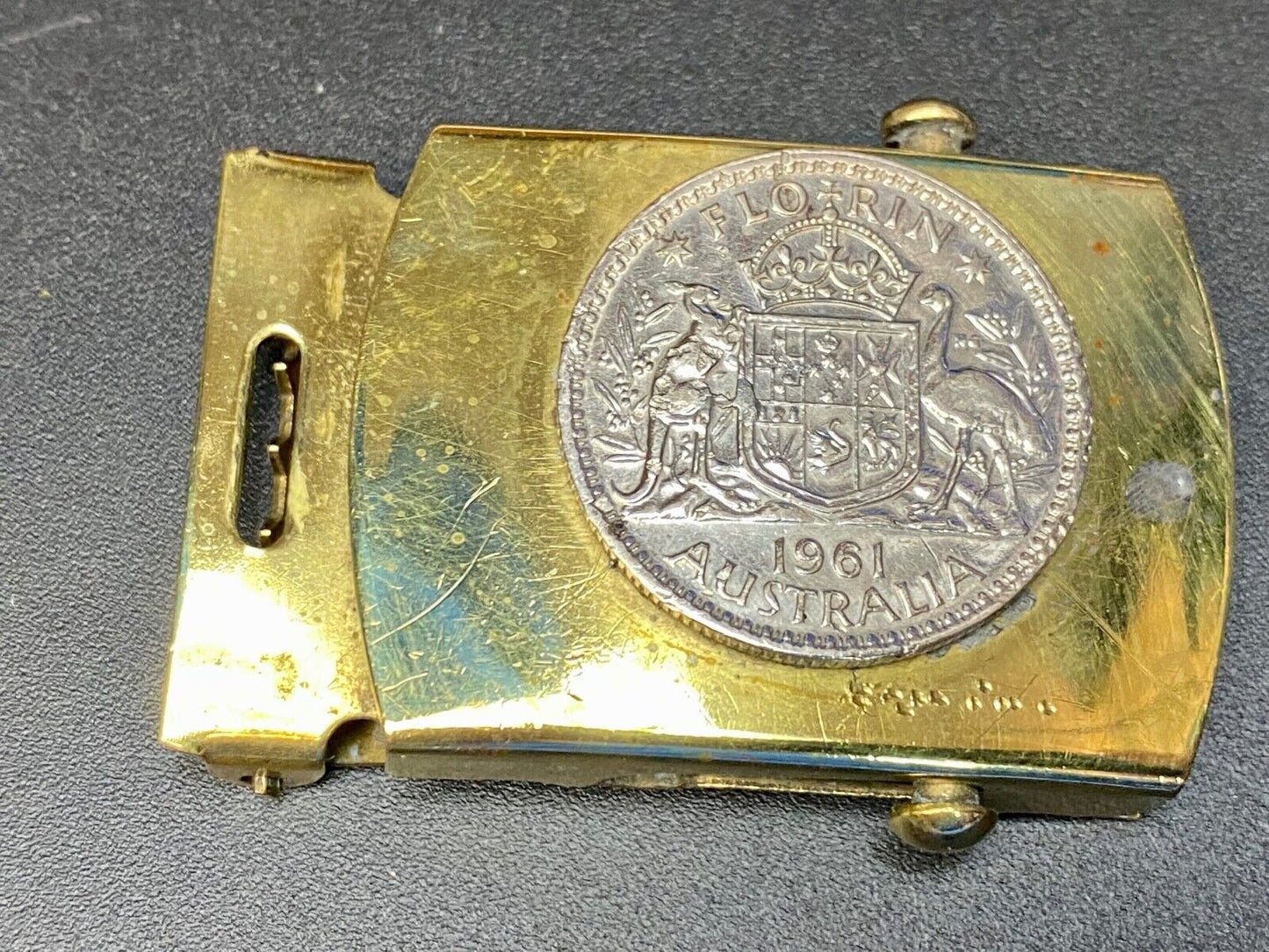 1961 AUSTRALIAN SILVER ONE 1 FLORIN mounted in Coin Collectors belt buckle 