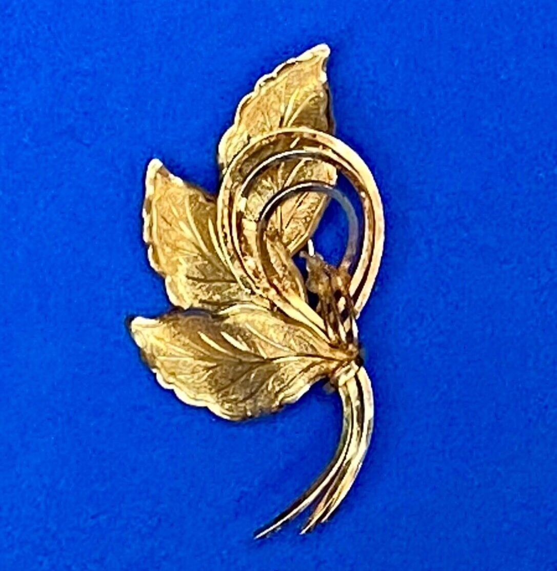 Vintage Etched Three Leaf Jewelry Gold Tone Brooch Pin Signed Turin?