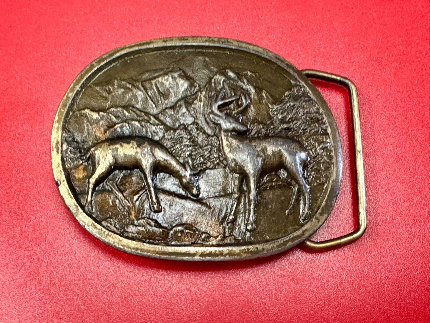Vintage Doe and Buck / Deer  Vintage E-97 Indiana Metal Craft  belt buckle