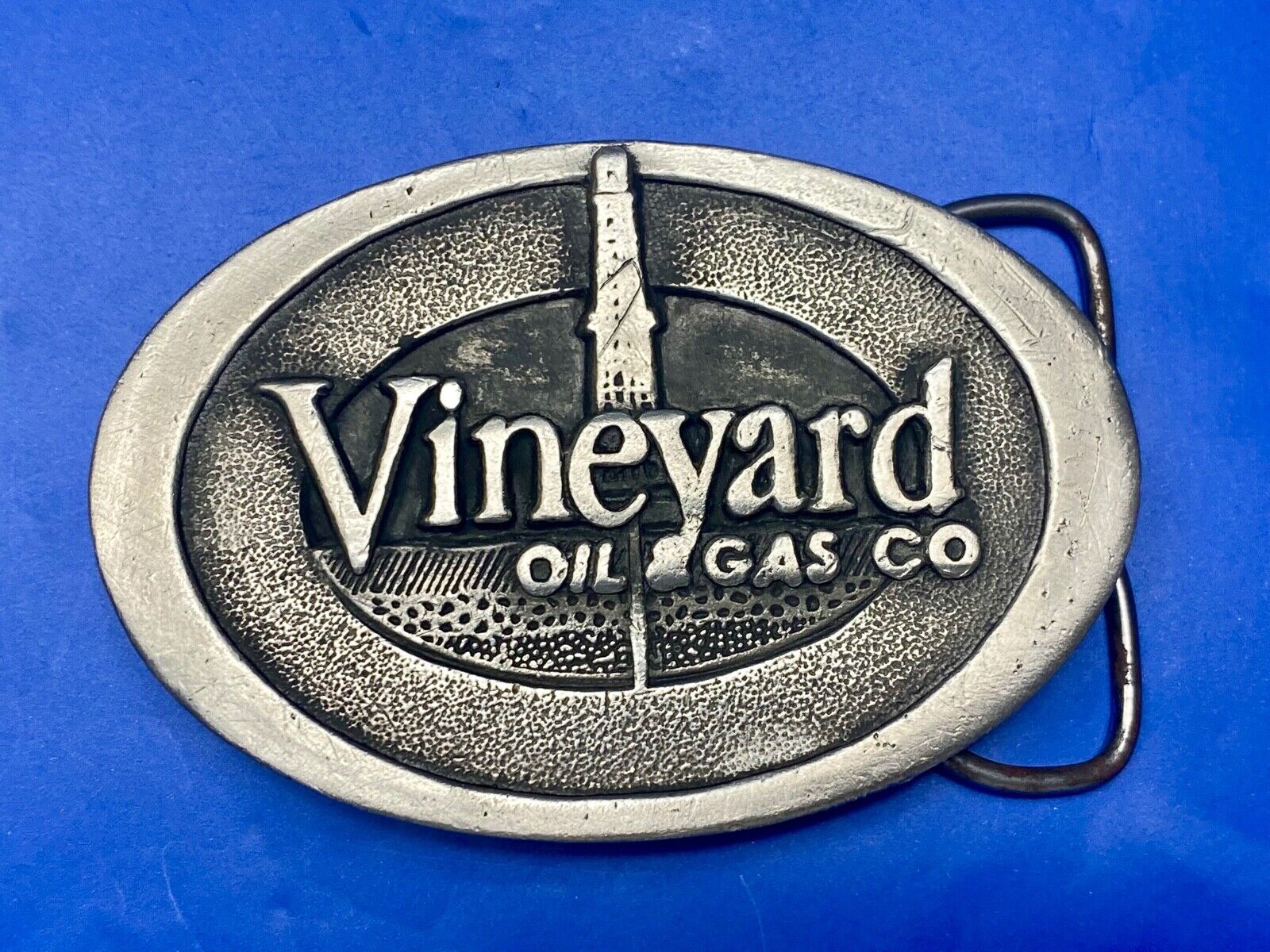 Vineyard oil pipeline rig gas company PA Promotional Advertising belt buckle 