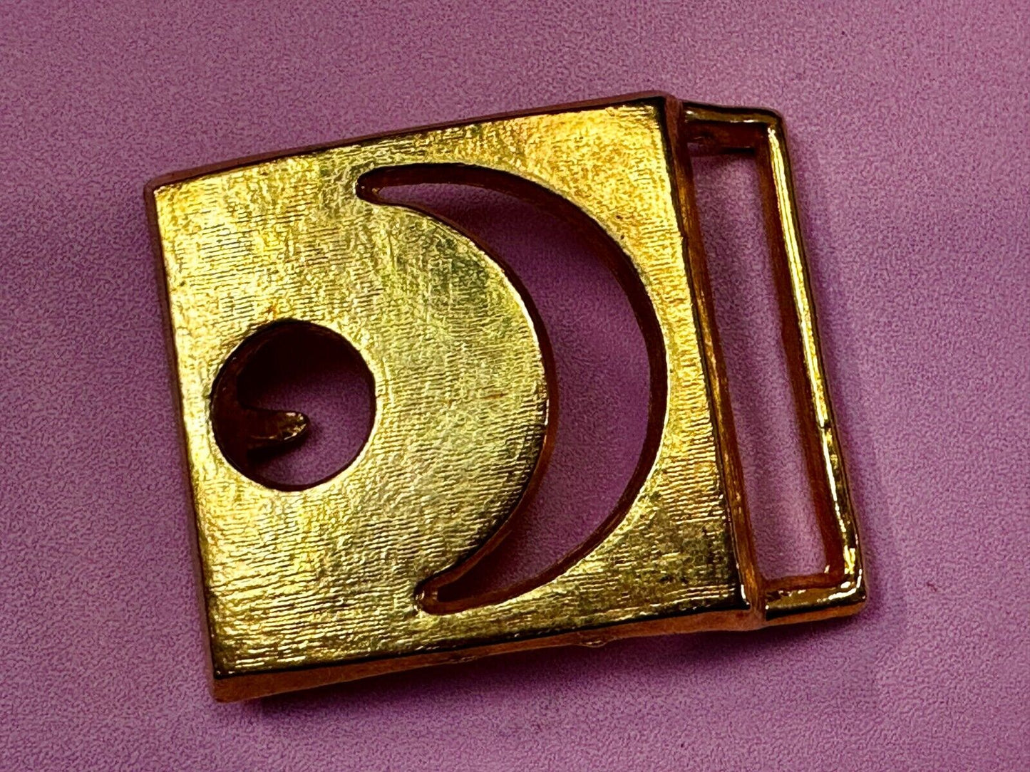 Unique Open Crescent Shape Gold Tone Hippy Style Cutout Belt Buckle