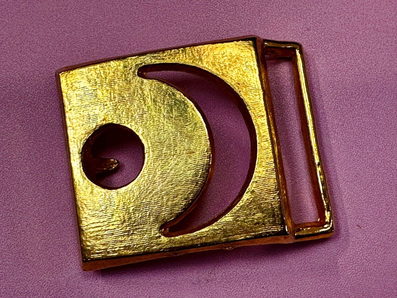 Unique Open Crescent Shape Gold Tone Hippy Style Cutout Belt Buckle