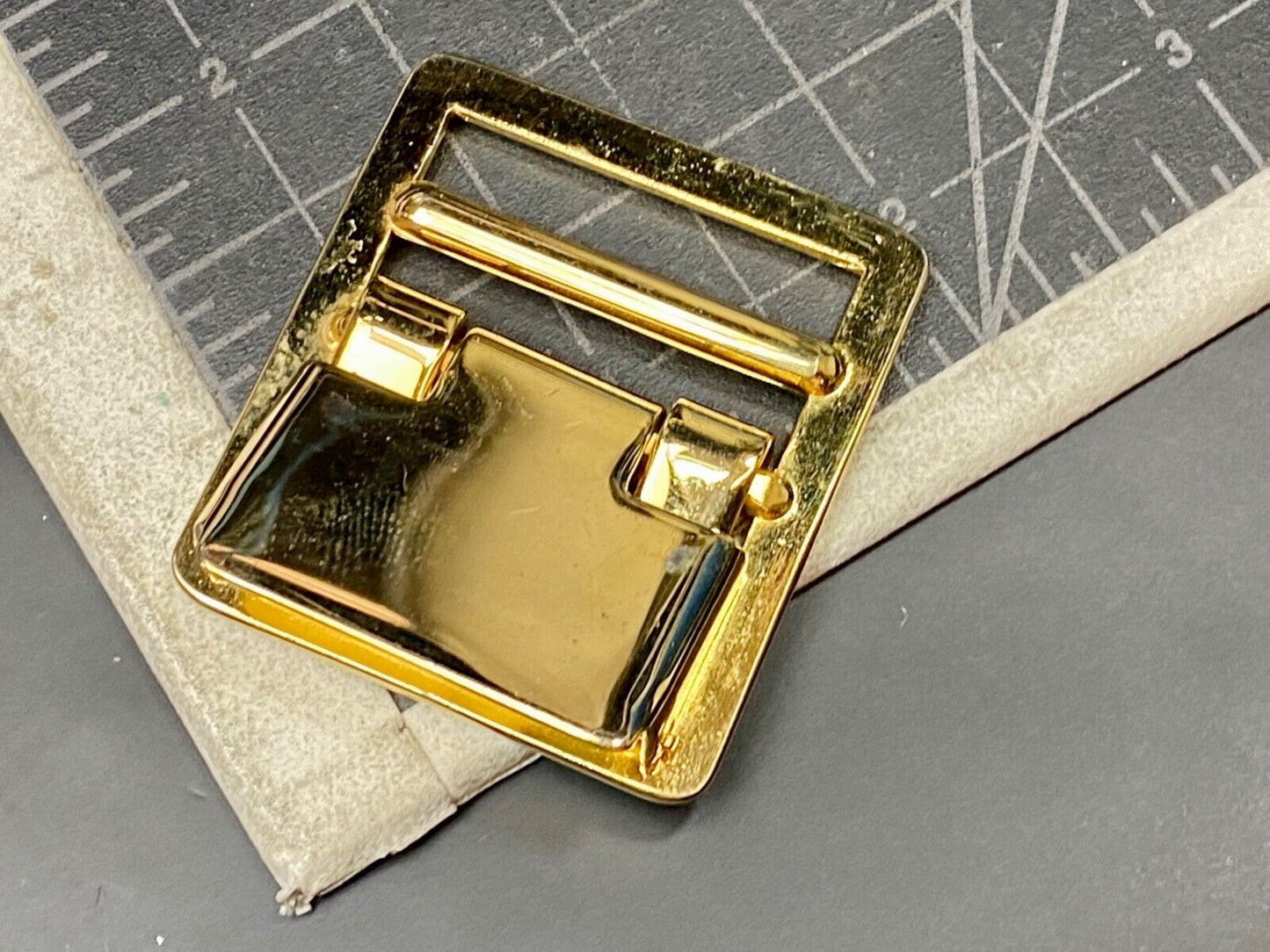 Vintage 4-76 Officers Equipment Company belt buckle