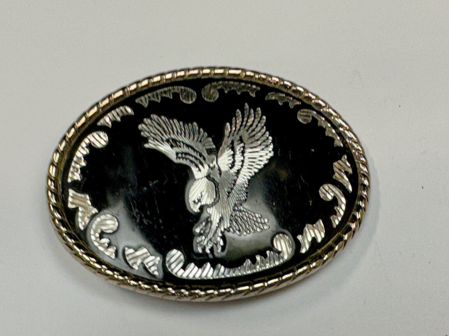 unique flying hunting diving EAGLE western Silver & black color belt buckle - W