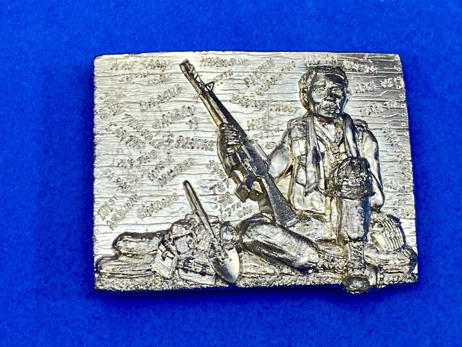 VIntage 1994 The American Vietnam Soldier Commemorative belt buckle by Bergamot 