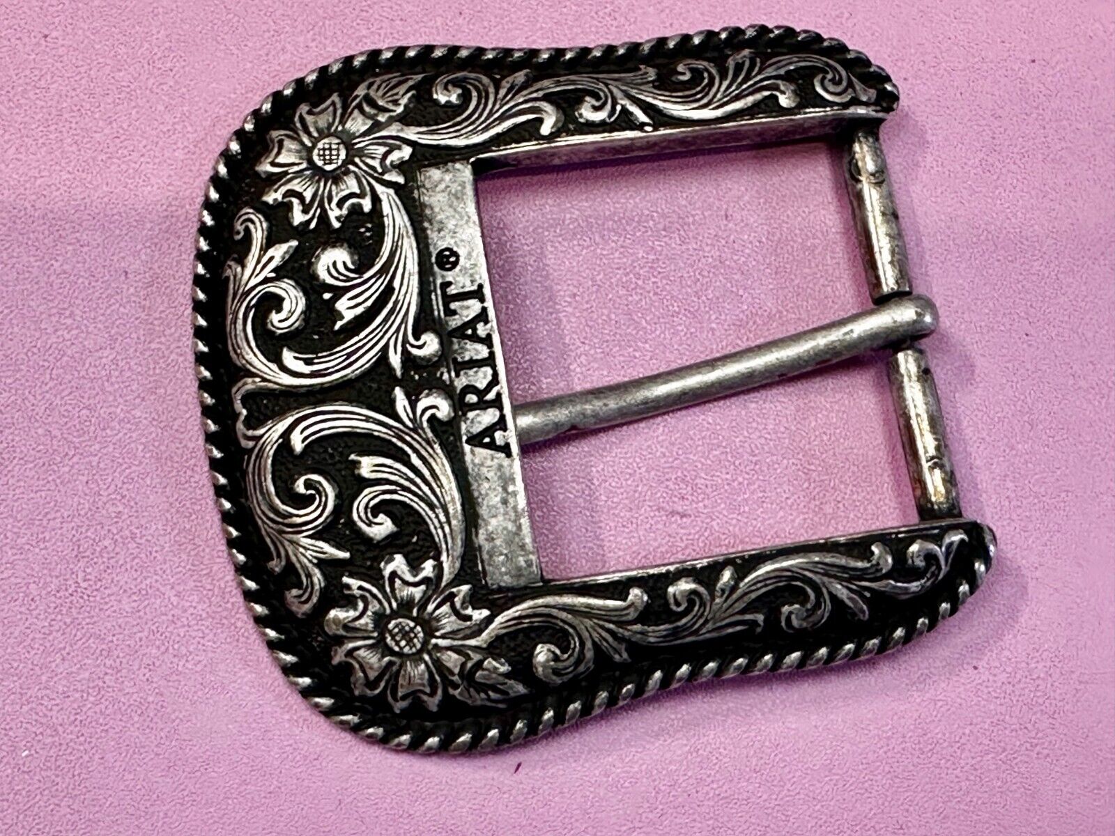 Ariat 2007 Ranger Style Detailed Flower Swirl Rope Outlined Belt Buckle