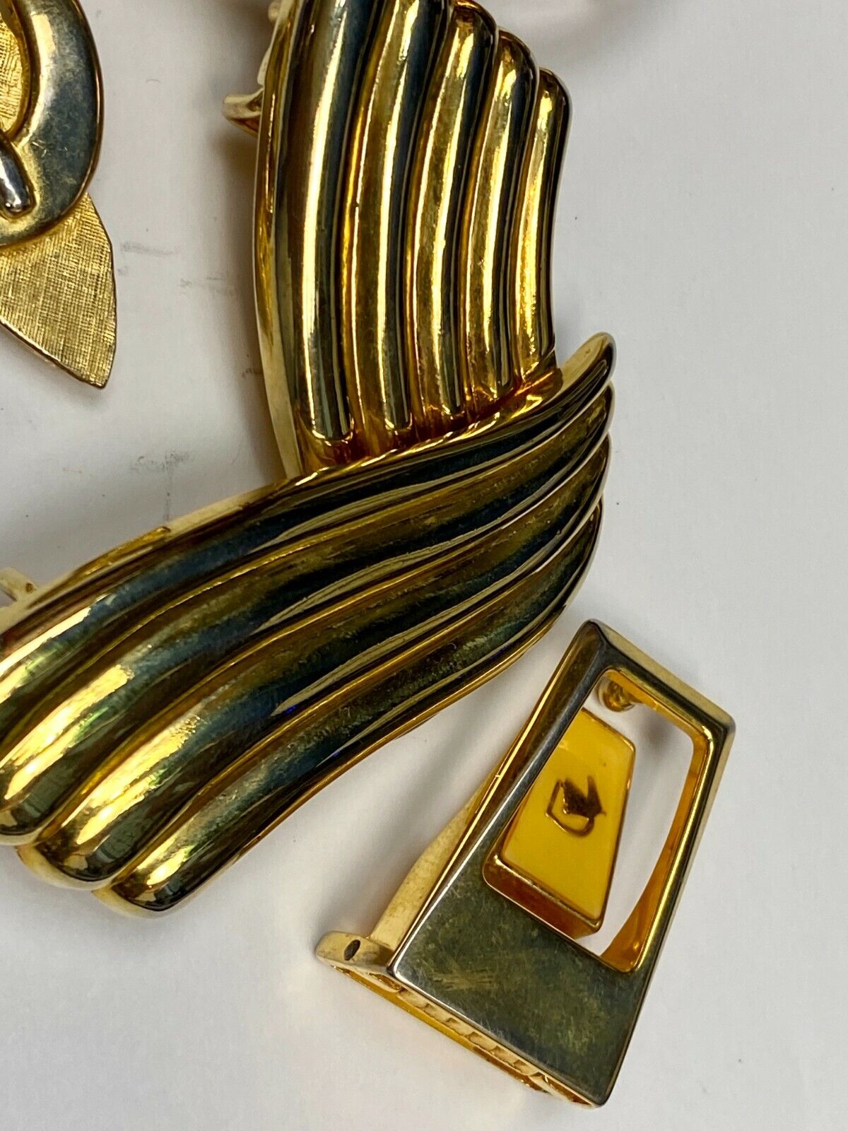 Vintage Lot Of Gold Tone Belt Buckle