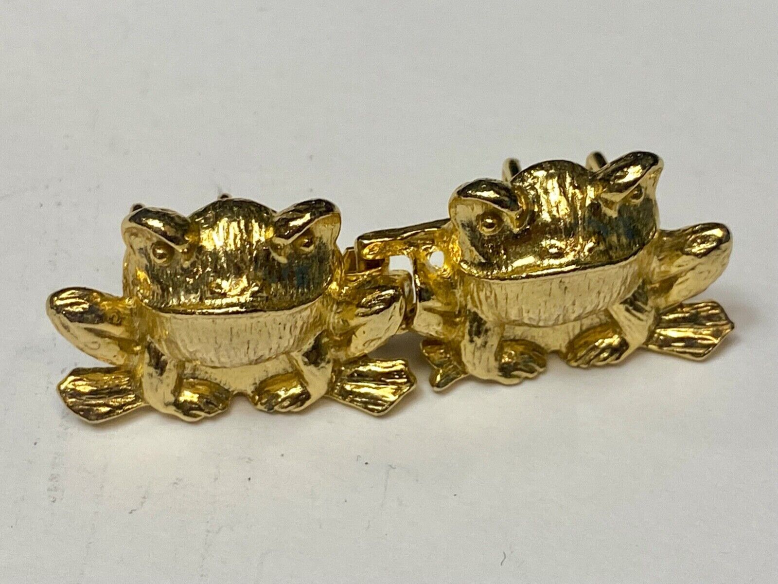 Adorable Leaping Frogs gold color interlocking belt buckle by JEANNIE BOUCHEVER