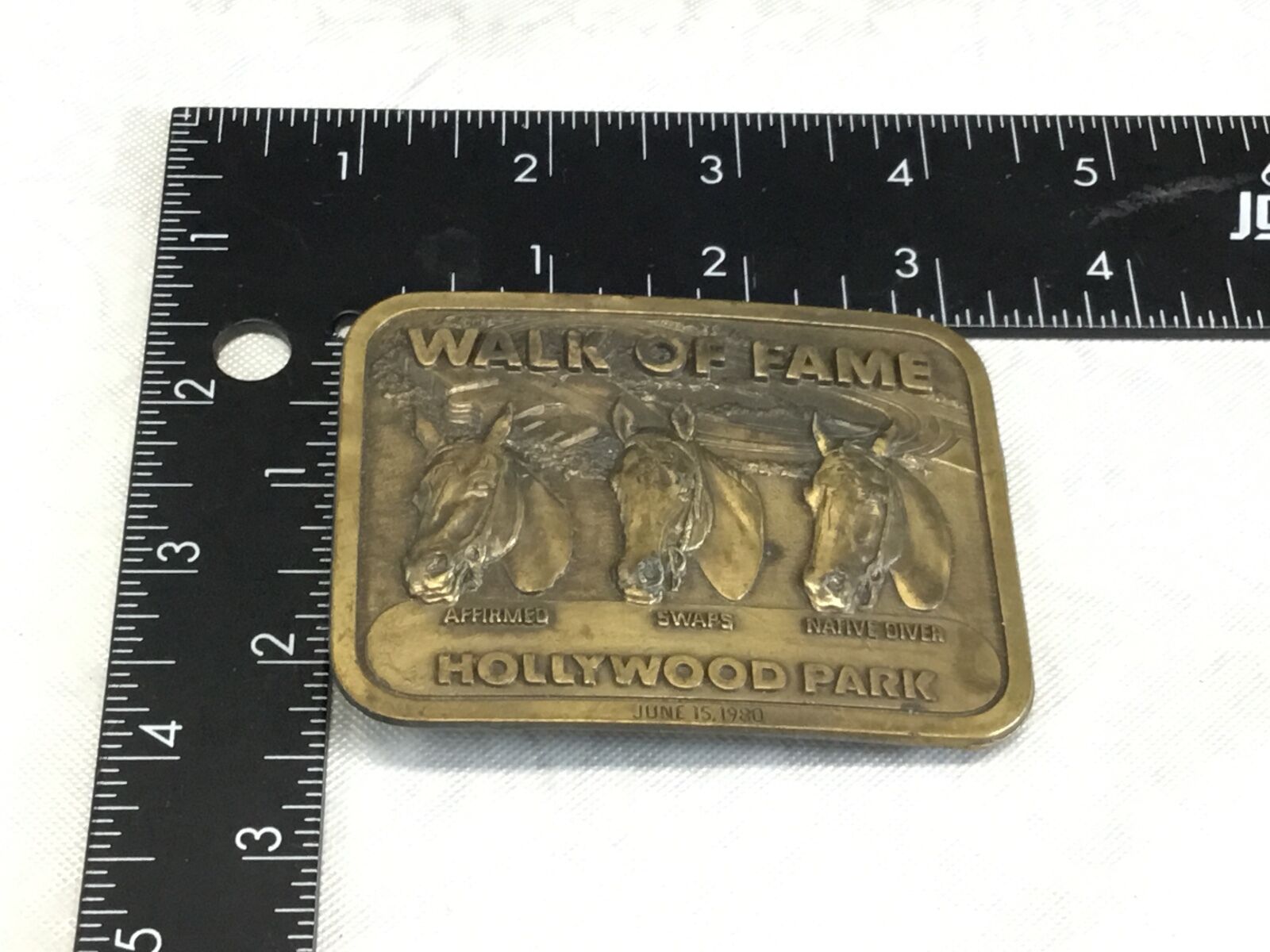 VINTAGE JUNE 15TH 1980 WALK OF FAME HOLLYWOOD PARK HORSE GOLD TONE BELT BUCKLE
