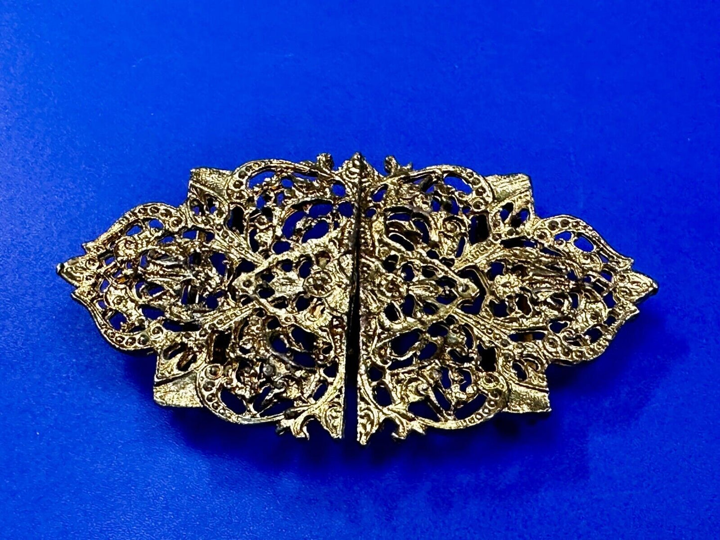 Victorian Style Filigree Metal Two Piece Interlocking Gold Tone Belt Buckle