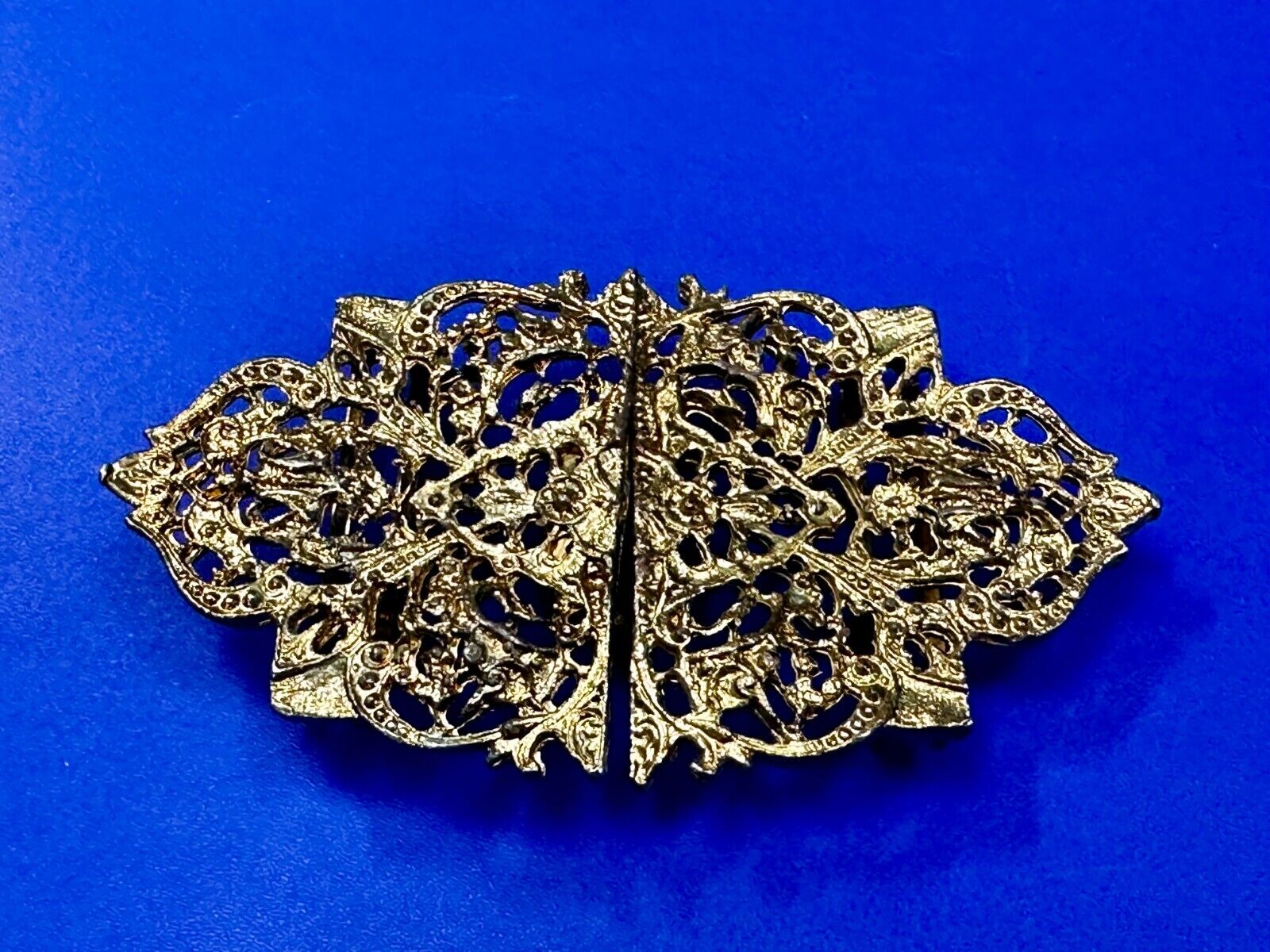 Victorian Style Filigree Metal Two Piece Interlocking Gold Tone Belt Buckle