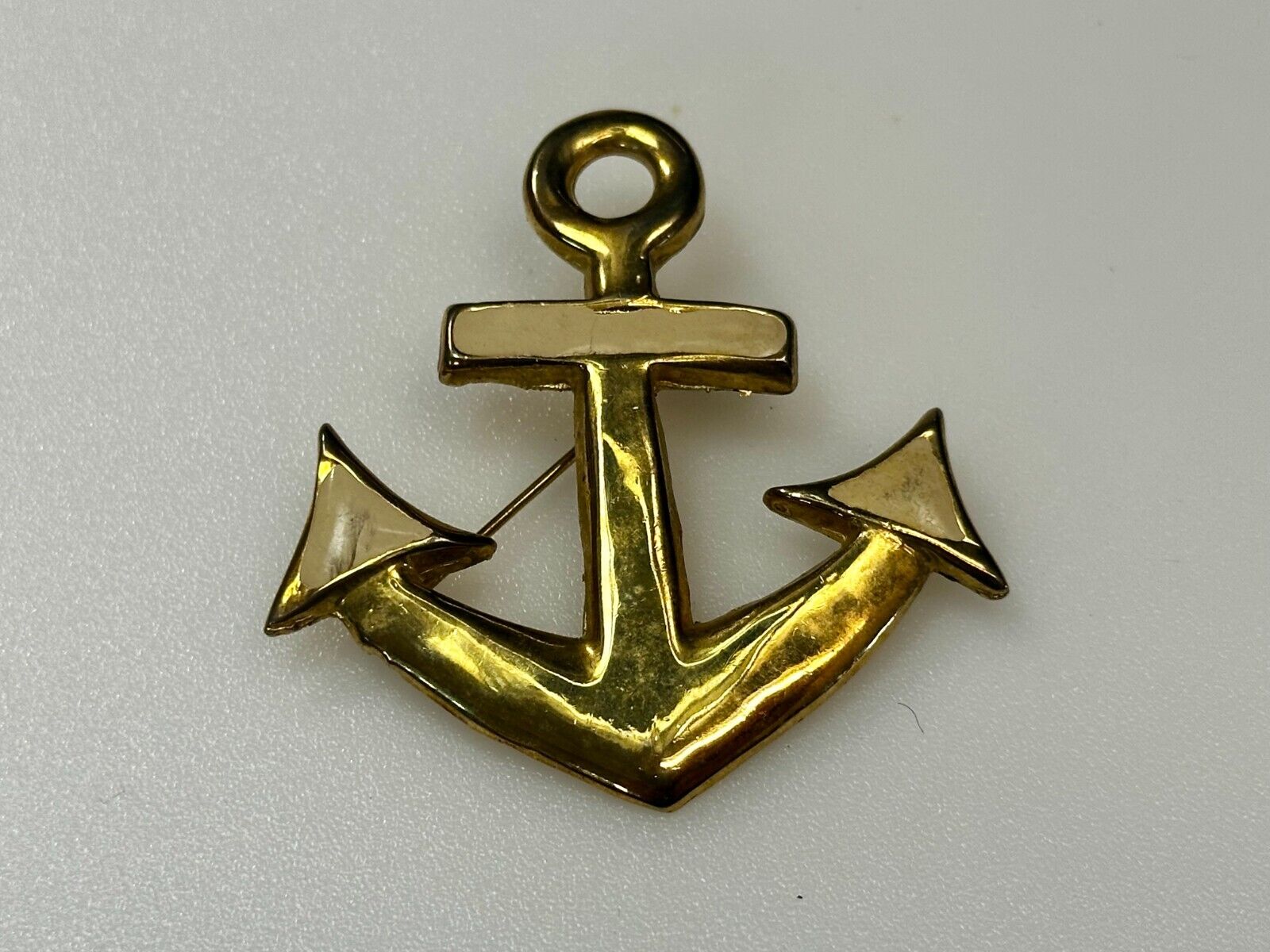 Anchor Ship Sailor Nautical Ocean Open Seas Gold Tone Vintage Brooch Pin