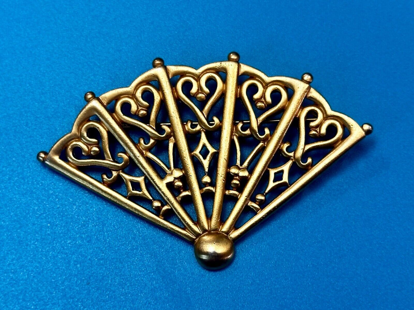 Anne Klein Brooch Pin Elegant Open Hand Fan Heart Matte Gold Tone Estate