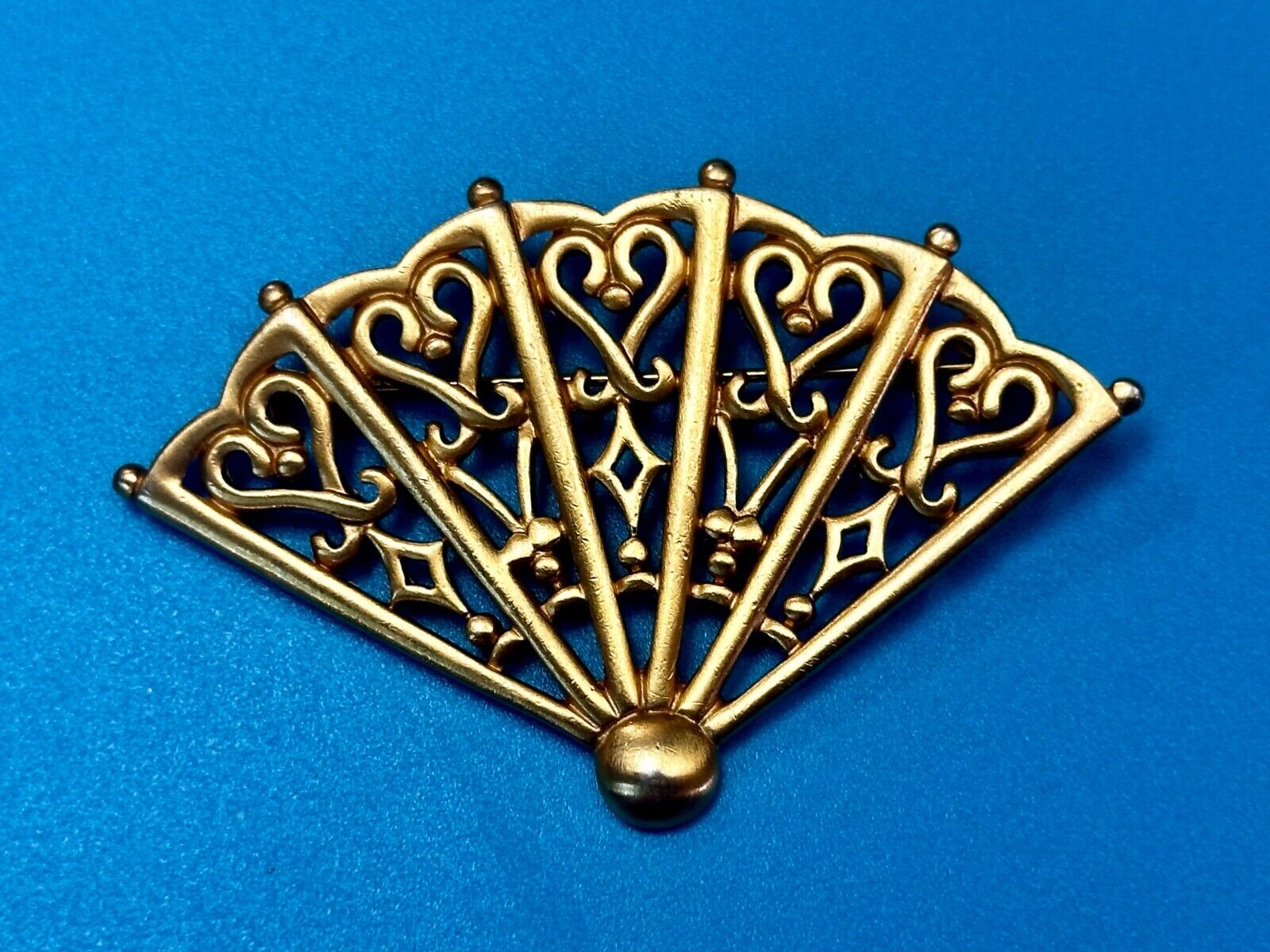 Anne Klein Brooch Pin Elegant Open Hand Fan Heart Matte Gold Tone Estate