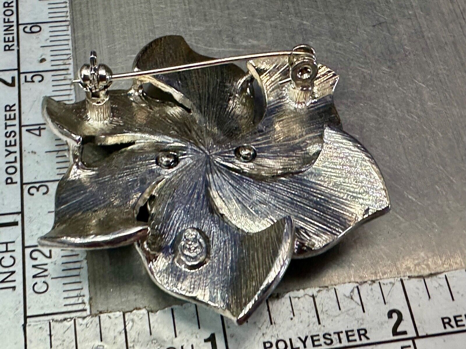 Adorable Figural BOW Premere Designs PD signed vintage brooch pin
