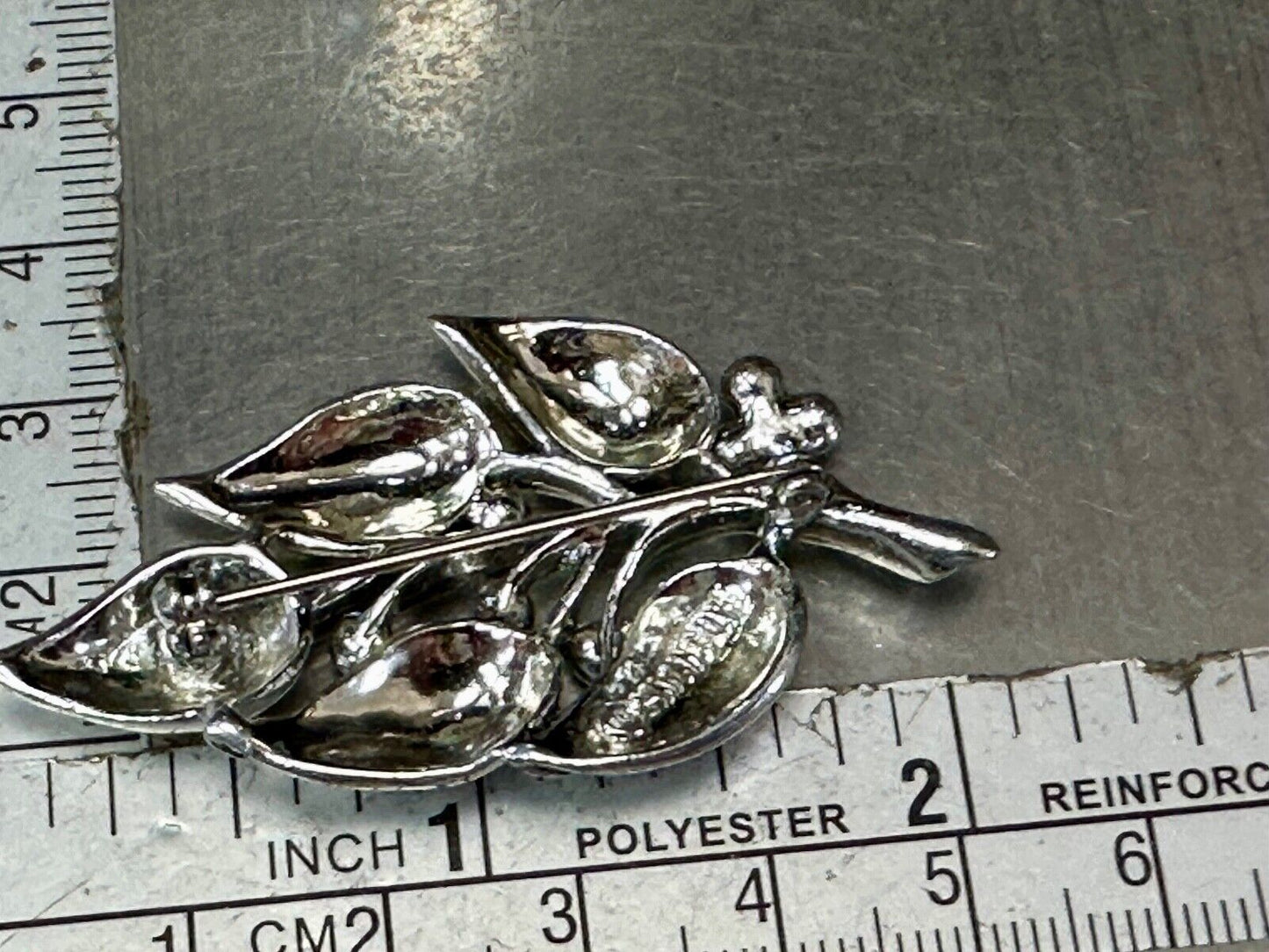5 Leaf Stem Twig vintage Sarah Coventry signed silver tone brooch pin