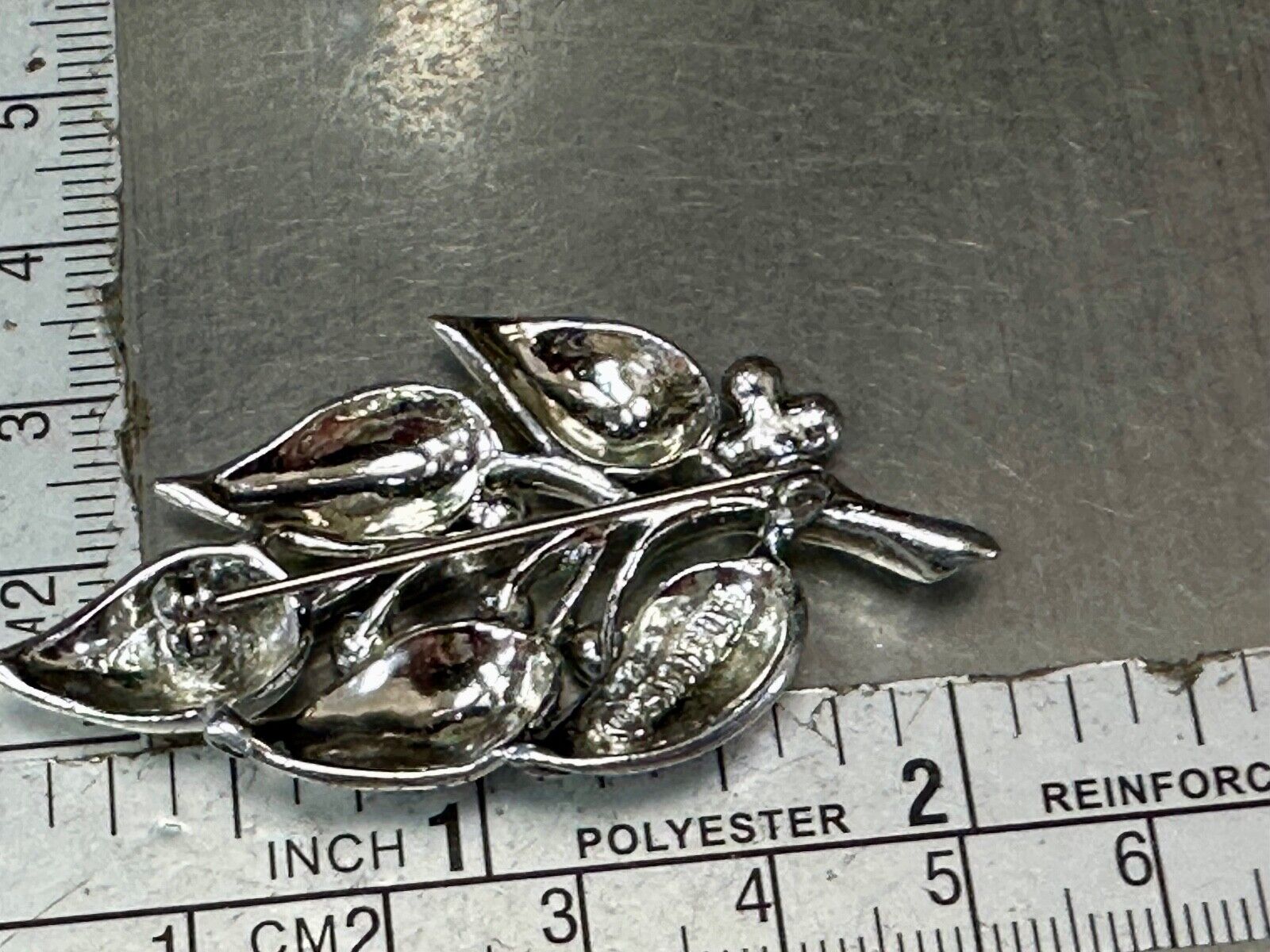 5 Leaf Stem Twig vintage Sarah Coventry signed silver tone brooch pin