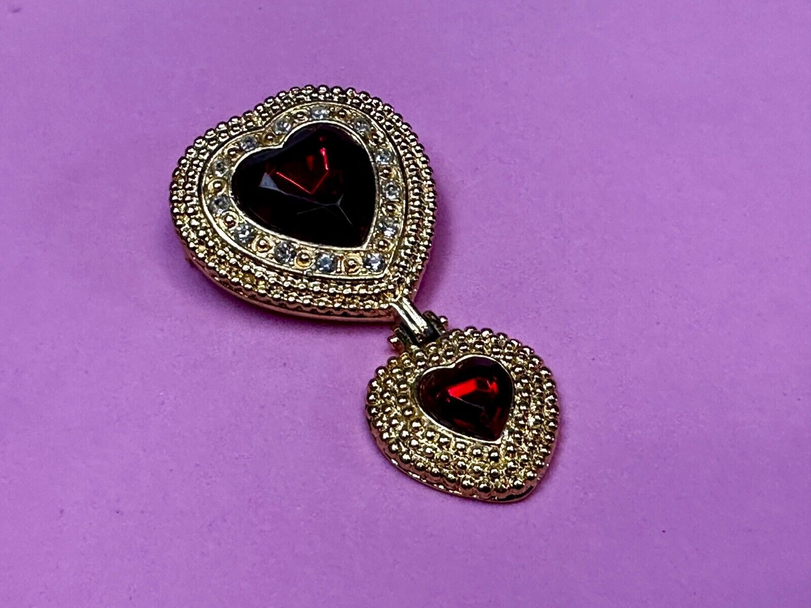 Victoria's Secret Double Heart Dangle Charm Red Ruby Large Gold Tone Brooch Pin