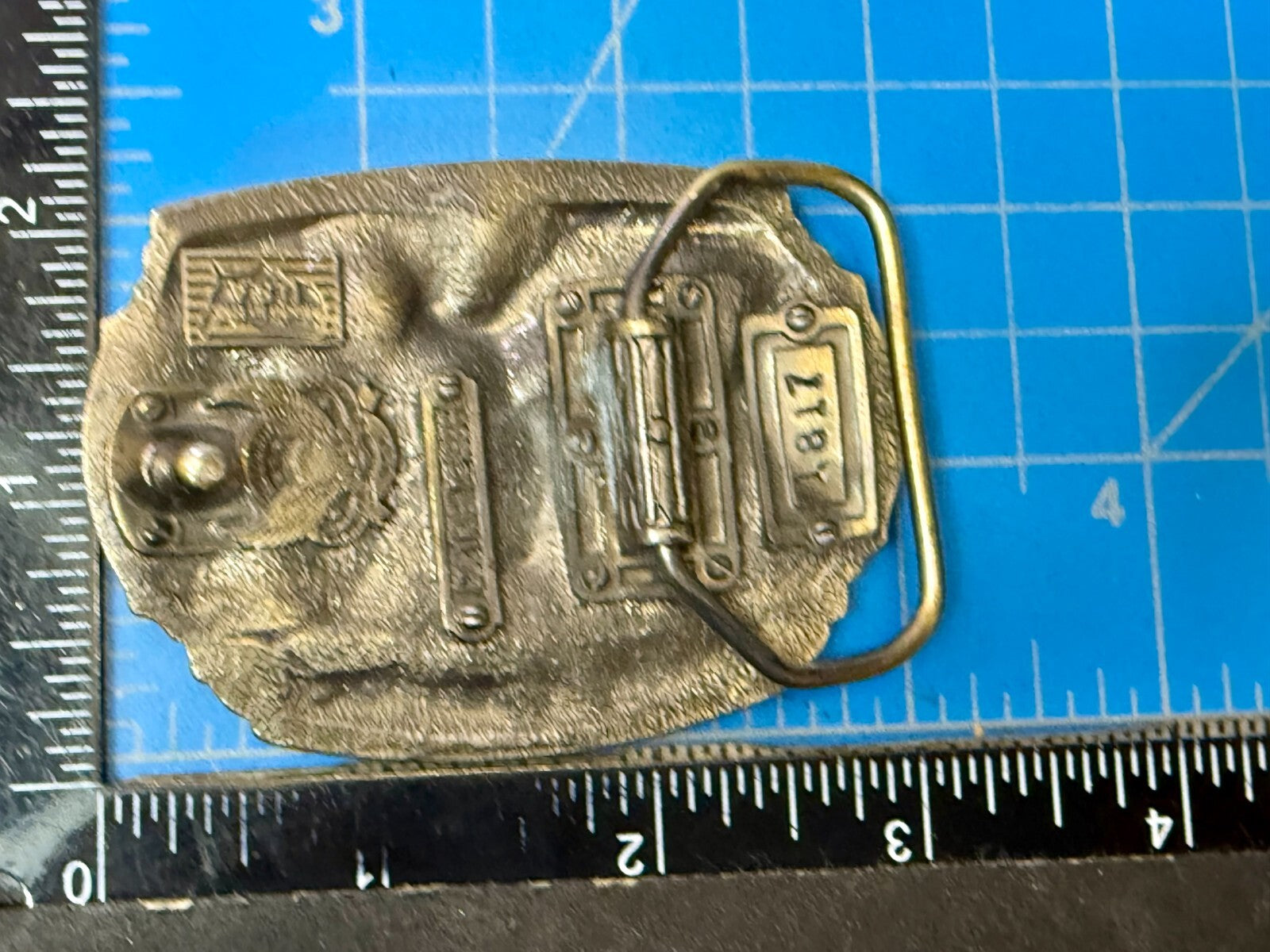 An American Tradition HUNTING Dog Duck Buck Deer Sportsman Vtg. 1986 Belt Buckle