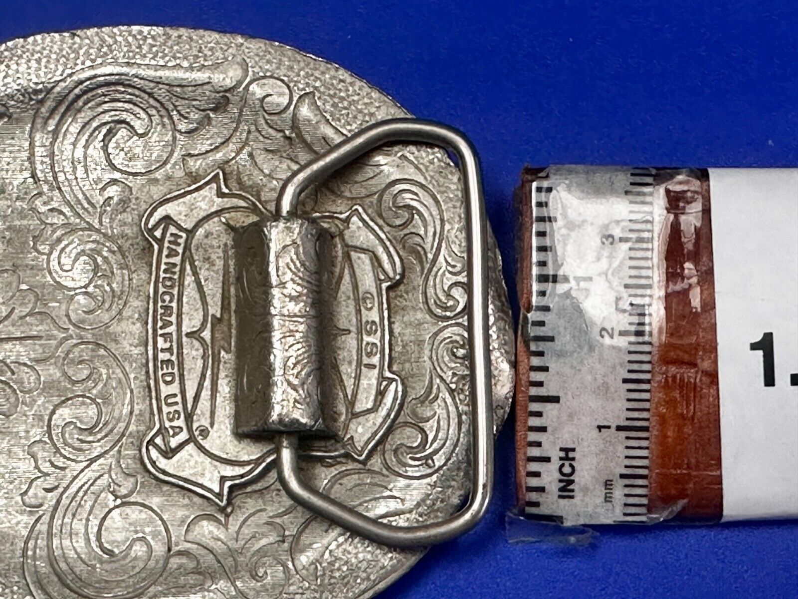 Alaska Wolf Howling at the Moon Vintage SSI Diamond Cut Belt Buckle Handmade USA