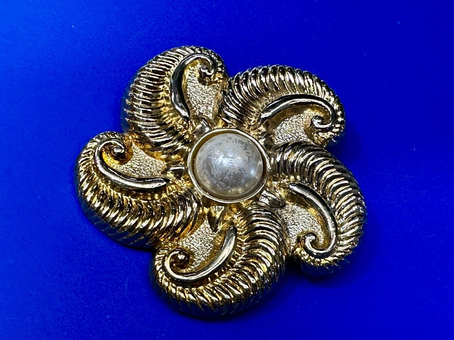 Vintage Large Gold Tone Starfish Flower Theme?  Belt Buckle by Motion East