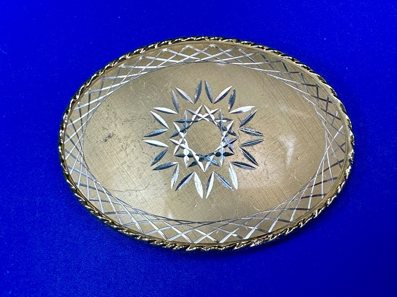 vintage etched starburst pattern gold tone belt buckle marked W