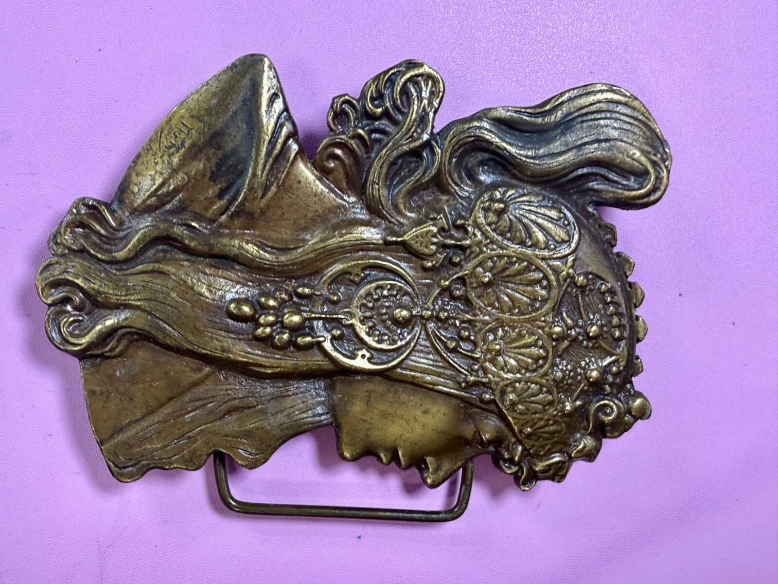 Alphonse Mucha Art Nouveau Boho Hippy Vibe Brass Tone Bergamot Belt Buckle E-60