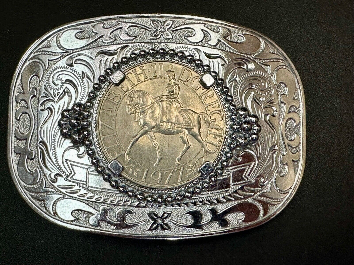 1977 Great Britain Queen Elizabeth Second Jubilee coin collectors Belt Buckle