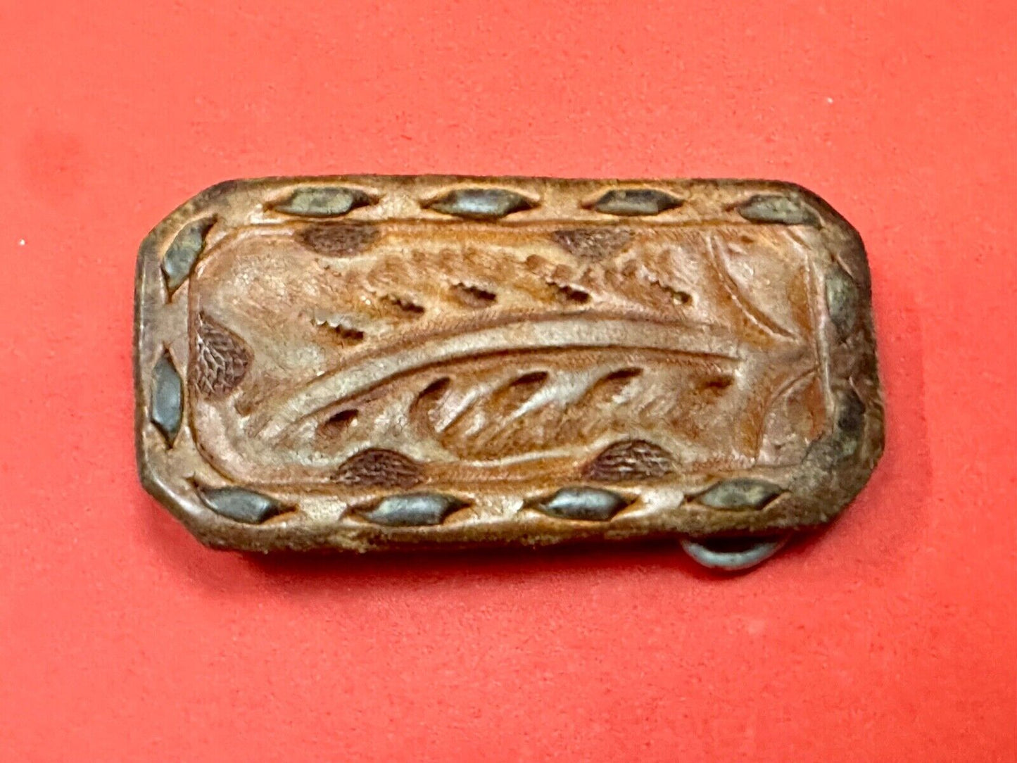 Vintage leaf pattern on stitched multi layer leather rectangular belt buckle