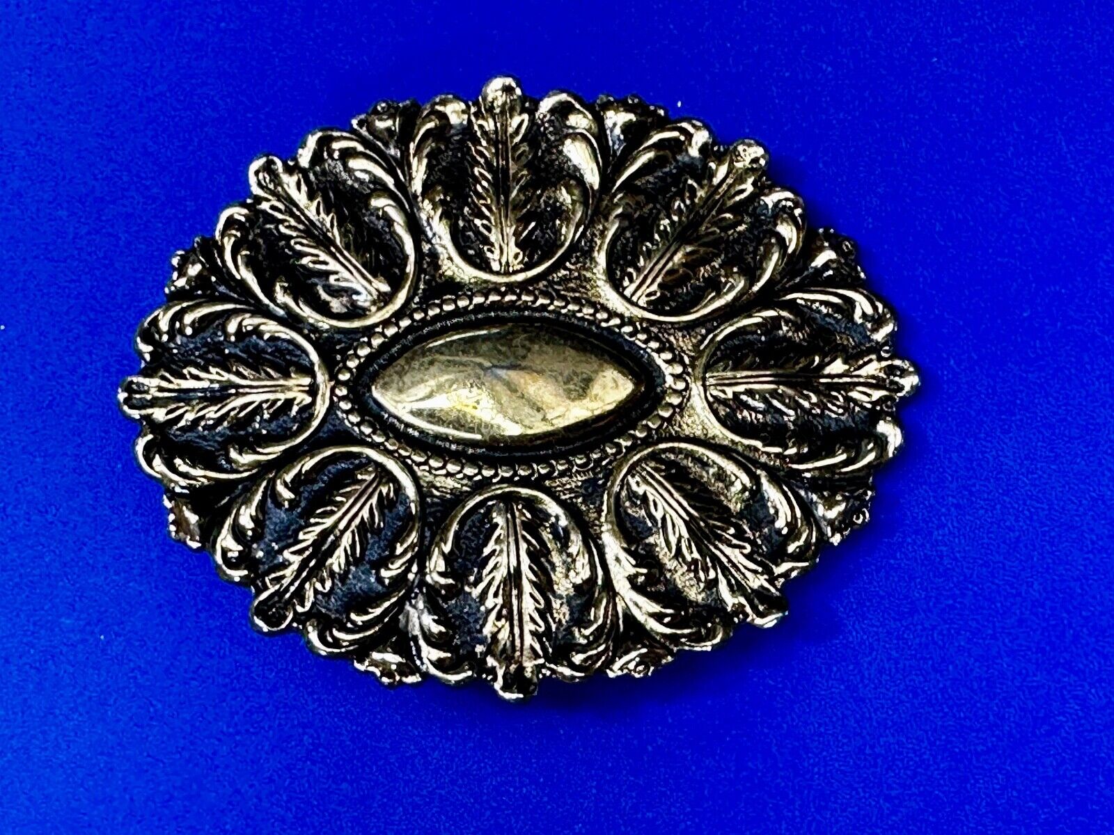 Vintage Leaf Theme Large Gold Tone VTG Belt Buckle by Pappagallo