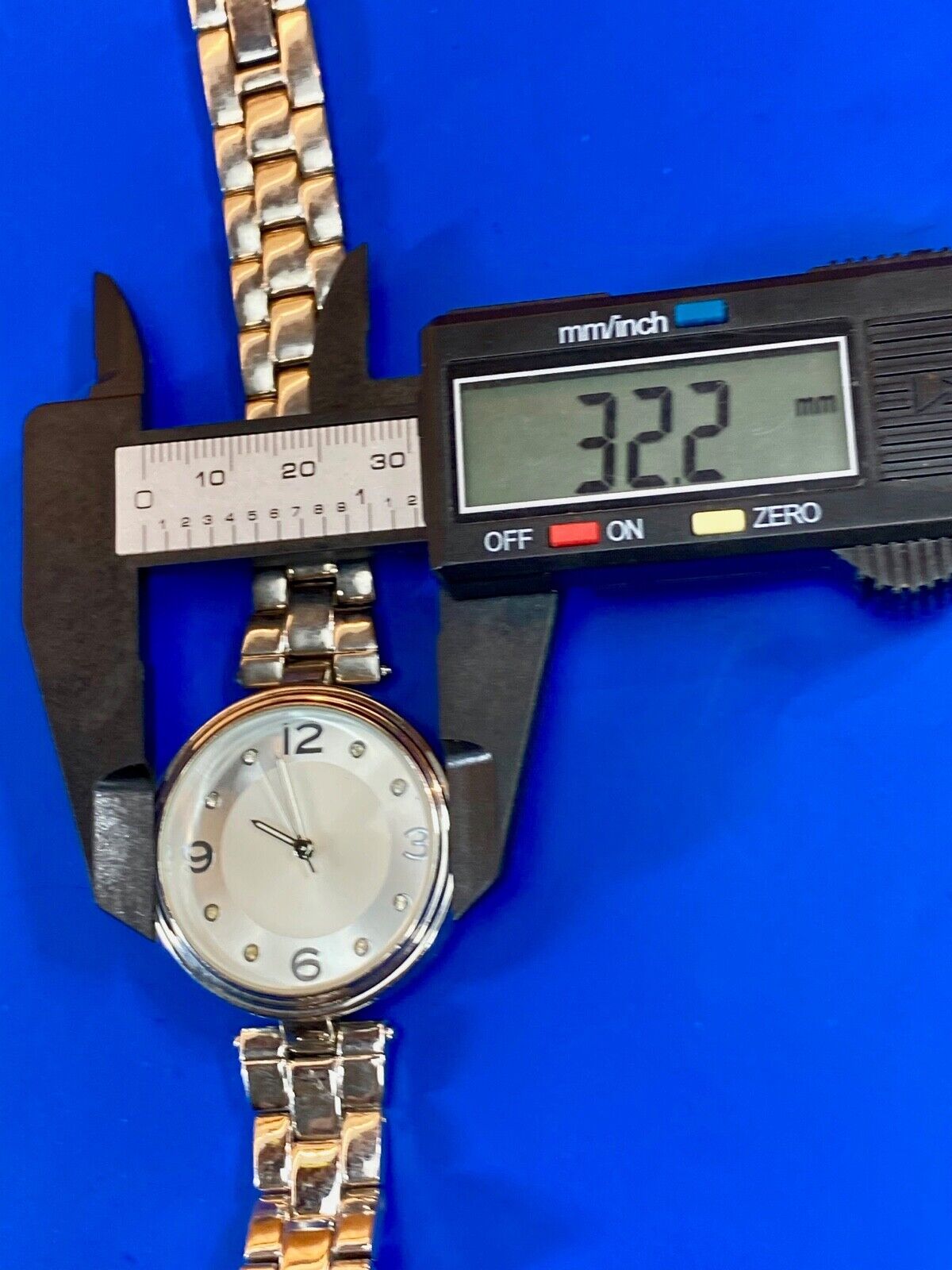 Unbranded Silver Tone Ladies Quartz Watch  - New Battery Working Well! 