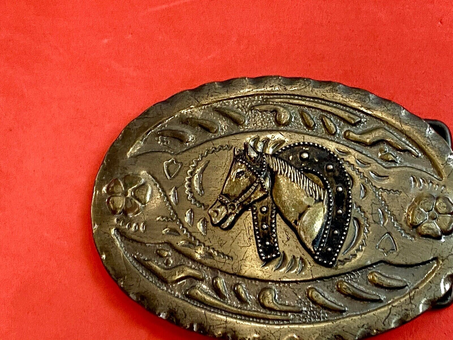 Vintage Horse Shoe WESTERN & COWBOY Mixed Metal BELT BUCKLE - claw accents 