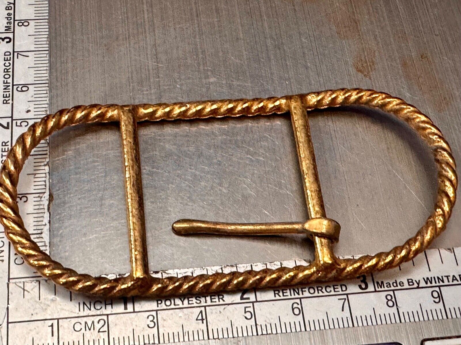 unique 4" wide Vintage gold tone Rope or Knot pattern belt buckle