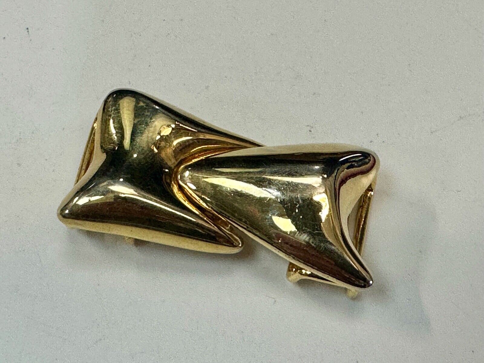 Two piece gold tone Retro shape style interconnecting vintage belt buckle