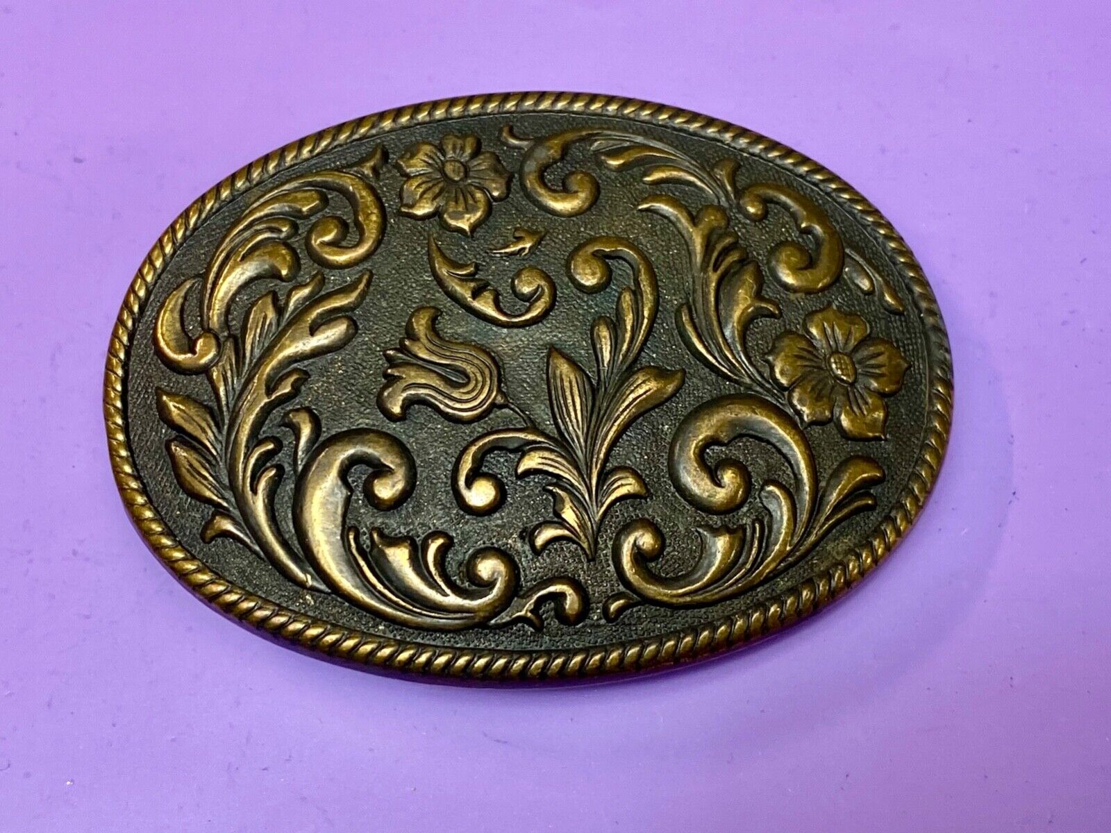 Vintage Dark Western flower swirl Oval Cowgirls belt buckle