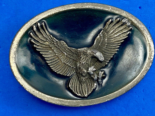 Vintage 1988 EAGLE FLYING HUNTING LANDING 3D BERGAMOT BUCKLE CO MAKER Z-45
