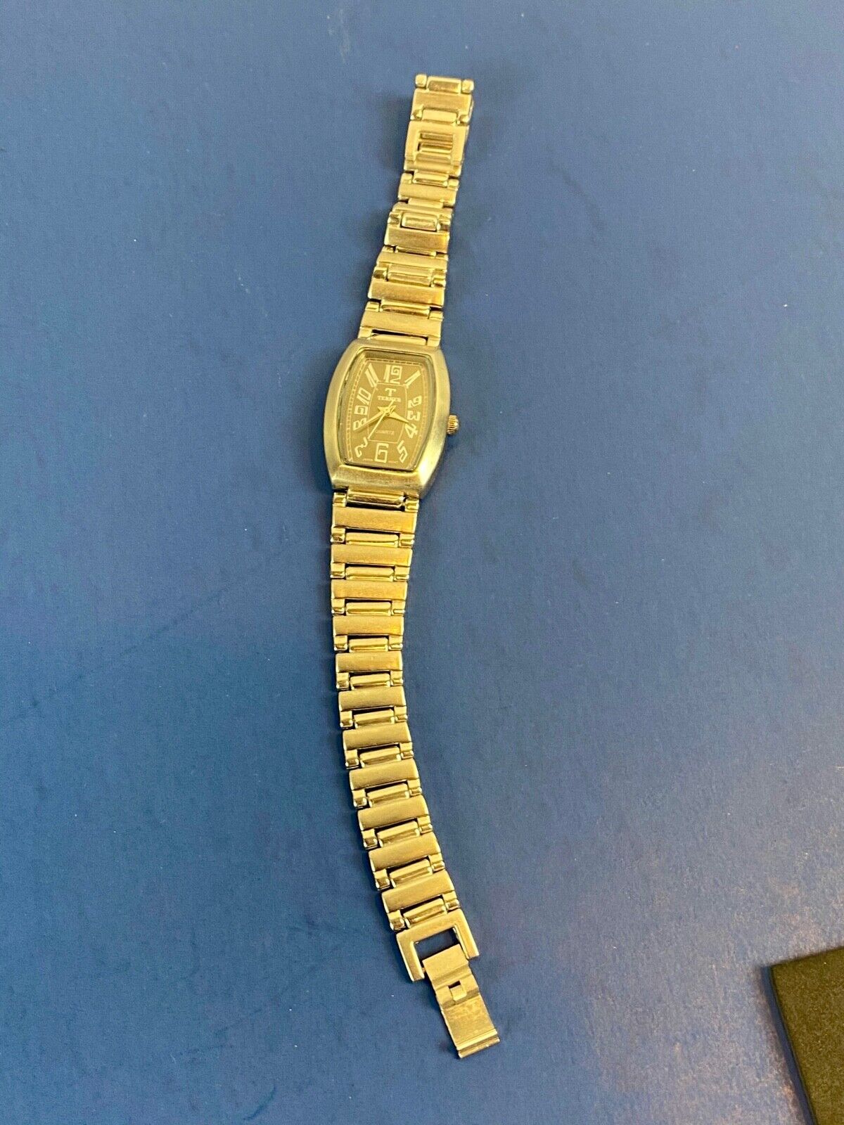 Bijoux Terner K-17147L Silver Tone Women's Watch Fresh Battery, Working Well!