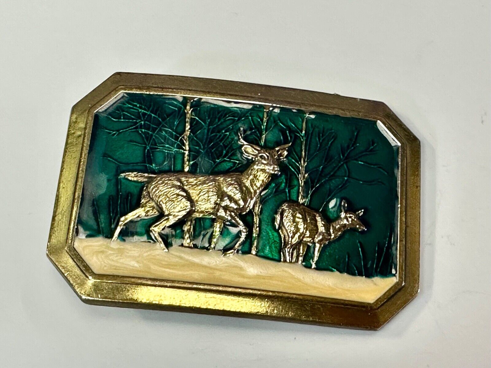 Two deer  / doe nature 1976 Great American belt buckle co - perfect hunters gift