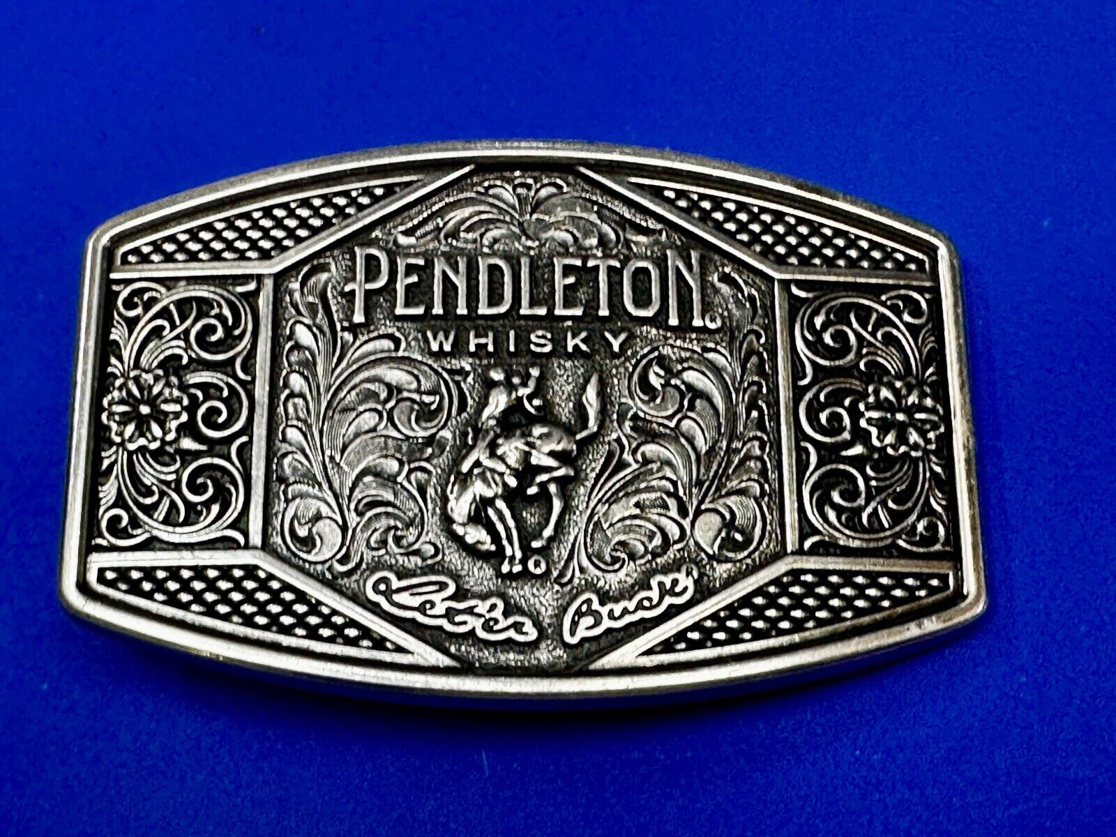 2022 Pendleton Whisky Let'er Buck Montana Silversmith Rodeo Cowboys Belt Buckle