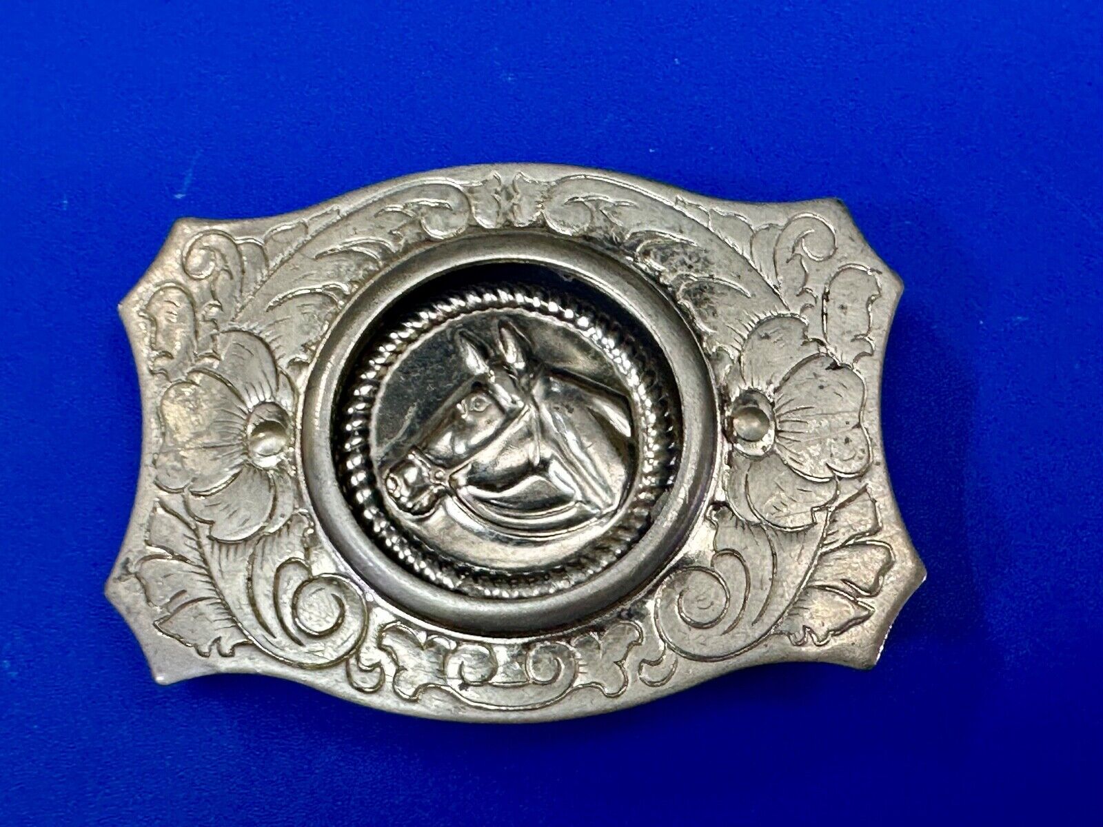 vintage Horse head - Moving Round Blank Coin Style Centerpiece belt buckle