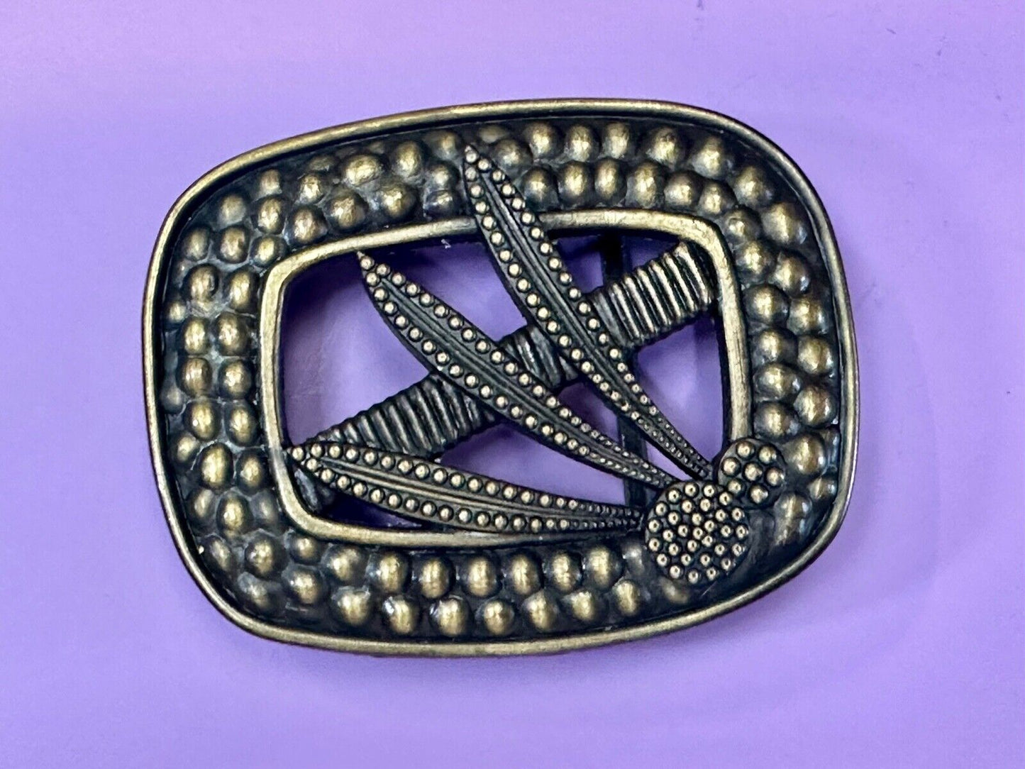 Unique left corn feather pattern dimensional Belt Buckle