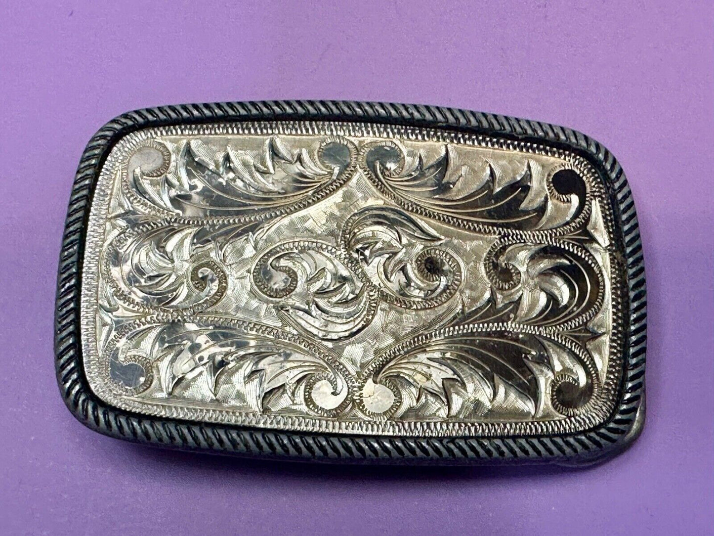 Vintage flower theme etched oval western belt buckle W/ rope border