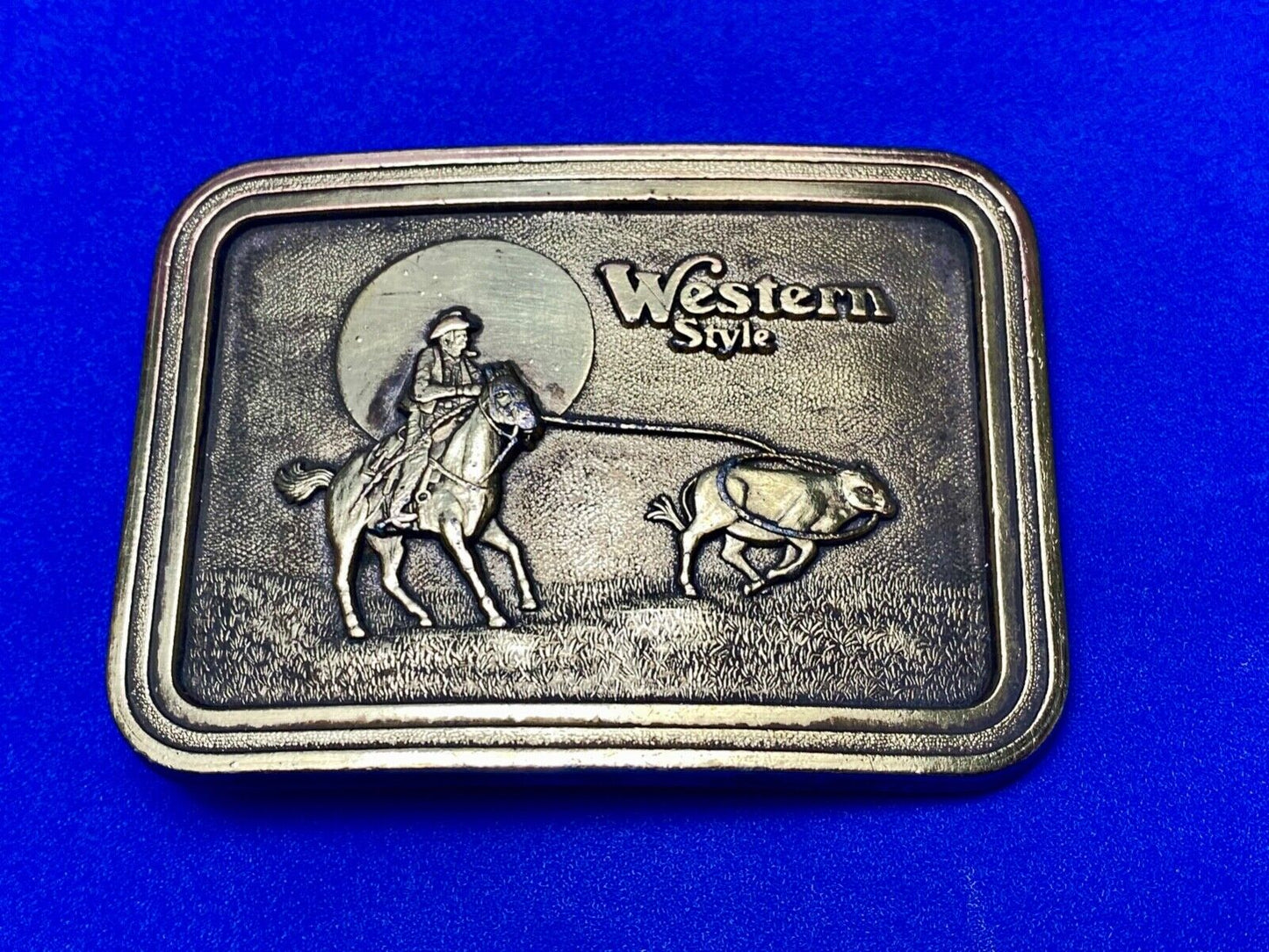 Vintage  - Western Style roping rodeo cowboy on range belt buckle